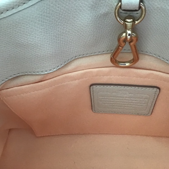 Coach Pebble Leather Cream and Peach handbag - Picture 5 of 8